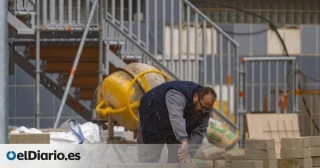 Trabajo acelera la negociación para reducir la jornada laboral y advierte que no será a cambio de horas extra