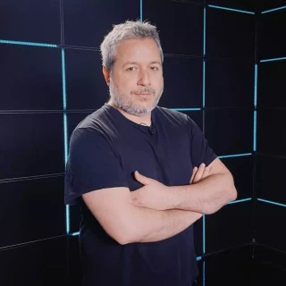 Julián Macías, tras el ataque ultra a 'Pandemia Digital': "La extrema derecha está envalentonada"