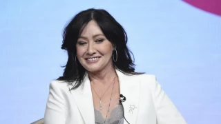 La actriz Shannen Doherty pide dinero tras quedarse sin ahorros para cubrir su tratamiento por el cáncer