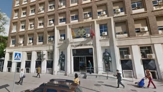 Condenado a dos años de cárcel un hostelero por acosar a una empleada: "Estás muy buena, si te cojo..."