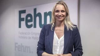 Los hoteleros piden a los residentes que reduzcan los viajes en coche frente a la masificación: "Tenemos que cambiar el chip"