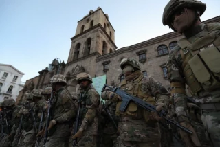 Bolivia: Presidente denuncia movilizaciones irregulares de militares