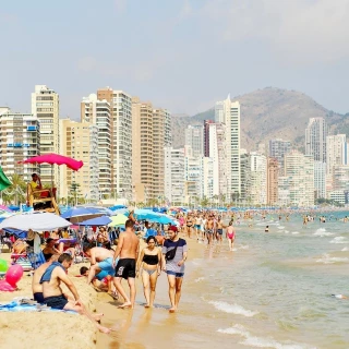 La queja de los turistas británicos sobre Benidorm: "demasiados españoles"