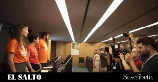 Sindicatos de inquilinos y partidos de izquierda registran una ley para regular los alquileres de temporada