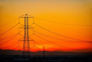 La red eléctrica puede acabar como los trenes: las grandes eléctricas proponen liberar las líneas de alta tensión