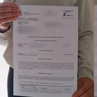 La Seguridad Social pide a una beneficiaria del Ingreso Mínimo Vital 39.000 euros por “pagos indebidos”: “Me han arruinado la vida”