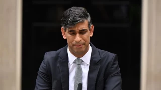 Rishi Sunak dimite tras la su histórica debacle frente a los laboristas: "Lo siento, no he cumplido"