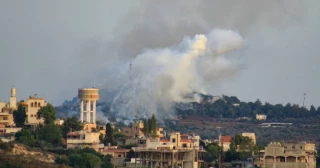 Hezbolá lanza decenas de cohetes contra importante base de vigilancia israelí (EN)