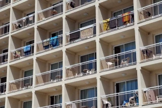 Extrema derecha de sol y playa: los municipios más turísticos, un granero de votos de ultraderecha (CAT)