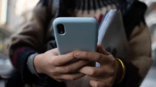 Cruzada contra la estafa telefónica: bloqueo a la llamada desde el extranjero y prohibido el móvil