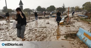 Valencia, devastada, se pregunta por qué: “Cuando estaba en el coche tragando agua me llegó la alerta del móvil”