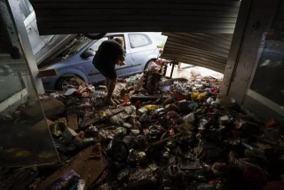 Los trabajadores atrapados por la DANA en València: "Las empresas no contemplaron que nos quedásemos en casa"