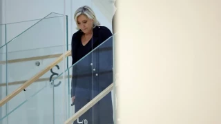 La Fiscalía francesa pide para la ultraderechista Marine Le Pen 5 años de cárcel e inhabilitación política