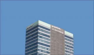 LA VANGUARDIA también se va de X (Twitter). Te resumo sus motivos: bulos, DANA y Elon Musk