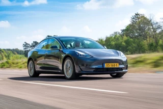 El Tesla Model 3 es el coche menos fiable del mercado según la ITV alemana. Los coches eléctricos fallan más en suspensiones y frenos