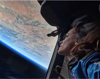 Emily Calandrelli, la mujer número 100 en el espacio, no escapa al machismo de internet