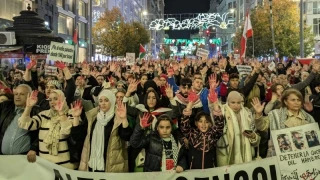 Una gran protesta por Palestina atraviesa un Madrid abarrotado por las compras navideñas: "No nos mires, únete"