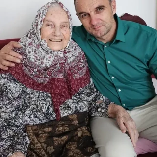 El "túnel de la esperanza", el pasadizo subterráneo que ayudó a salvar a 400 mil personas en una de las guerras más sangrientas tras la caída del comunismo