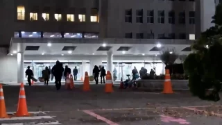 Fuerzas especiales surcoreanas irrumpen en el Parlamento (EN)