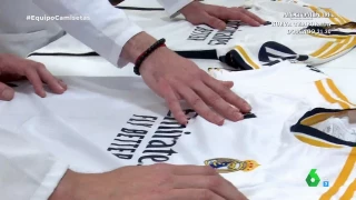 Un laboratorio textil comprueba la calidad de una camiseta de fútbol oficial y una falsa: "No está justificado esta diferencia de precio"
