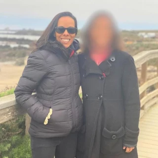 Viaja desde Estados Unidos para "rescatar" a su hermana de una "secta": "El cura me agarró y dos hombres me tiraron al suelo y me golpearon"