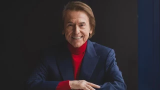 Raphael, ingresado tras sufrir un fallo cardiovascular en el Teatro Príncipe Gran Vía en la grabación de 'La Revuelta'