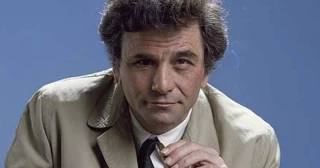 Peter Falk, el actor discriminado por tener un ojo de vidrio que creó al detective Colombo y terminó demente