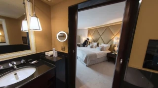 La revuelta de los trabajadores del lujo: sueldos de 1.000 euros al mes a pesar de que los precios han subido un 80%