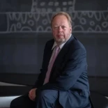 El 'padrino del vehículo eléctrico' explica por qué China está ganando la carrera y por qué los híbridos son una "tontería"