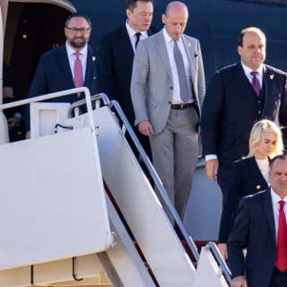 Elon Musk entra en colisión con Stephen Miller (Eng)