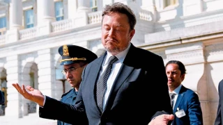 Elon Musk llama al primer ministro de Reino Unido 'tirano' y recomienda convocar a elecciones