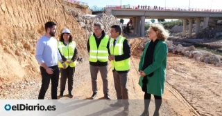 Mazón, abucheado en un acto en el barranco de Torrent y Picanya que arrasó la DANA: "Cobarde, asesino"