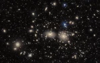 Nuevas mediciones convierten la tensión del Hubble en una crisis (eng)
