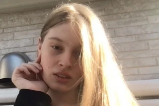Hija de Elon Musk opina sobre la polémica en torno al “saludo nazi” de su padre