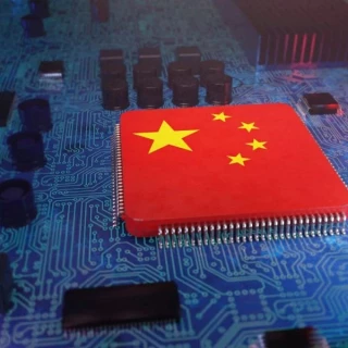 El bombazo de DeepSeek sacude el despilfarro de 500 mil millones de dólares de Trump en inteligencia artificial [EN]