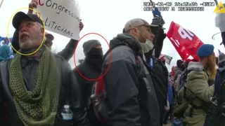 La policía mata a tiros en un control de tráfico a un hombre indultado por Trump después del asalto al Capitolio