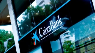 Pide un préstamo en Caixabank y le clavan un seguro de vida de 636 euros al año