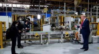 Primeras consecuencias tras los aranceles de Trump: el sector del automóvil norteamericano teme un colapso de la producción