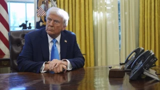 El presidente de Estados Unidos, Donald Trump, dijo el martes que ha dado instrucciones a sus asesores para arrasar con Irán si lo asesinan