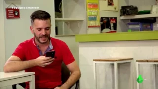 Un camarero llama en directo en Equipo de Investigación a una oferta de trabajo: "Las horas extra van en negro"