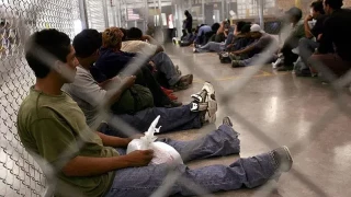 La ley de 1798 con la que EE.UU. encerró a miles de japoneses en campos de concentración y que Trump quiere revivir para su plan de deportaciones masivas