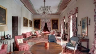 La familia de Esperanza Aguirre vende su palacio en Pravia por 750.000 euros