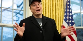 Algunos trabajadores federales "se están enriqueciendo a costa de los contribuyentes", dice Elon Musk, cuyas empresas han recibido al menos 20.000 millones de dólares del Gobierno [EN]