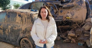 “Sigo llorando a mi padre en un lugar lleno de mierda”: los efectos aún visibles de la Dana tras cuatro meses de “abandono” en Catarroja