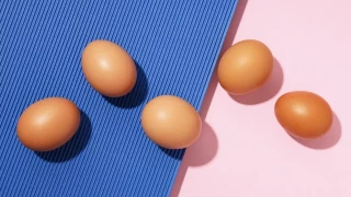 Precios más altos, cantidades limitadas por familia… así se va a complicar comprar huevos en unos días