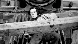 Un supermontaje de las acrobacias más asombrosas de Buster Keaton [Eng]