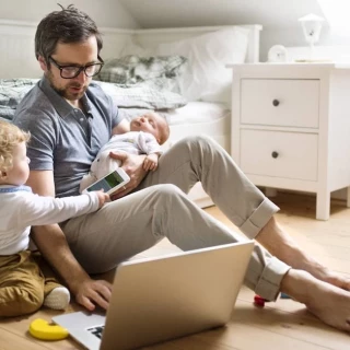 PSOE y Vox votan juntos en el Congreso en contra de retribuir el permiso parental
