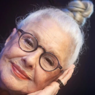 Lola Herrera: “Ver cómo la extrema derecha está sacando la cabeza de esta manera me tiene descompuesta”