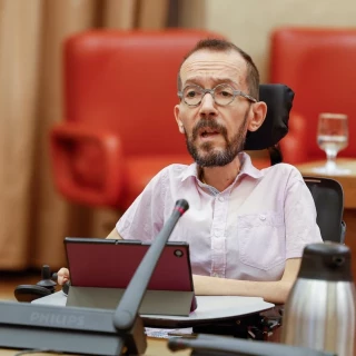 Una jueza de Madrid envía al banquillo a Echenique por un tuit sobre curas pederastas