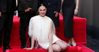 Manifestantes pro palestinos y pro israelíes irrumpen en la ceremonia de Gal Gadot en el Paseo de la Fama de Hollywood [ENG]